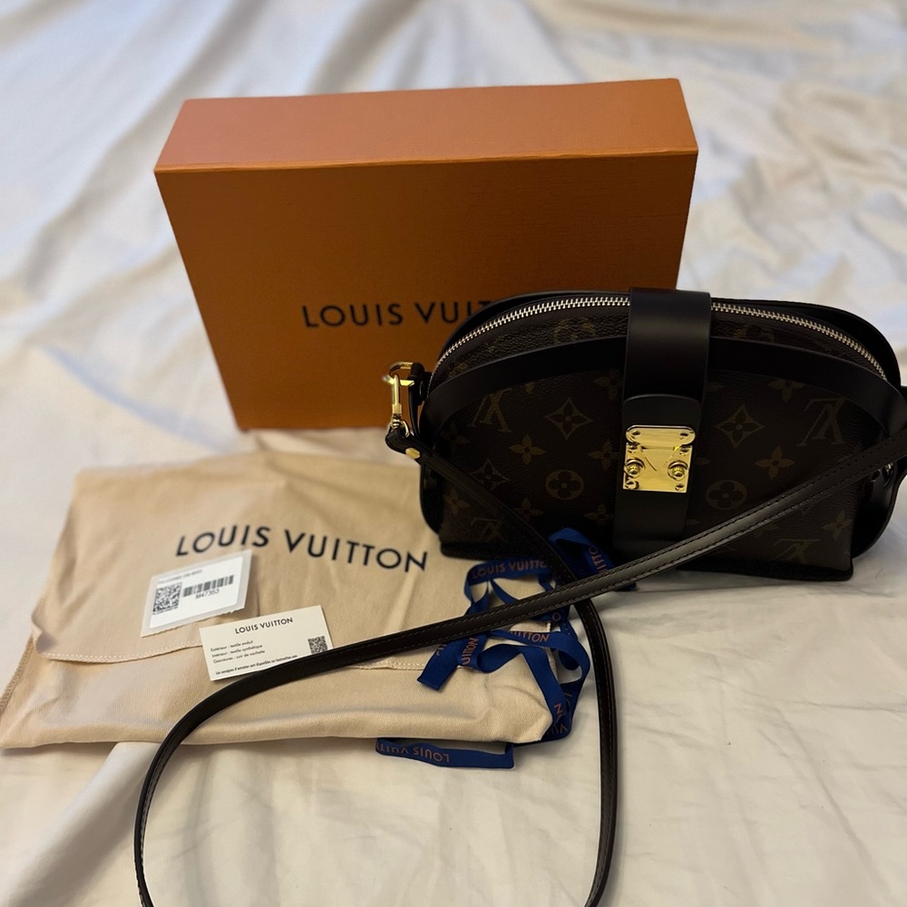 LV Cosmetic Pouch GM